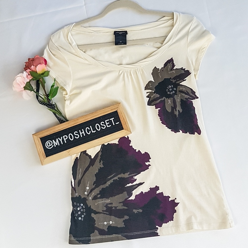 ANN TAYLOR cream tee with purple flower